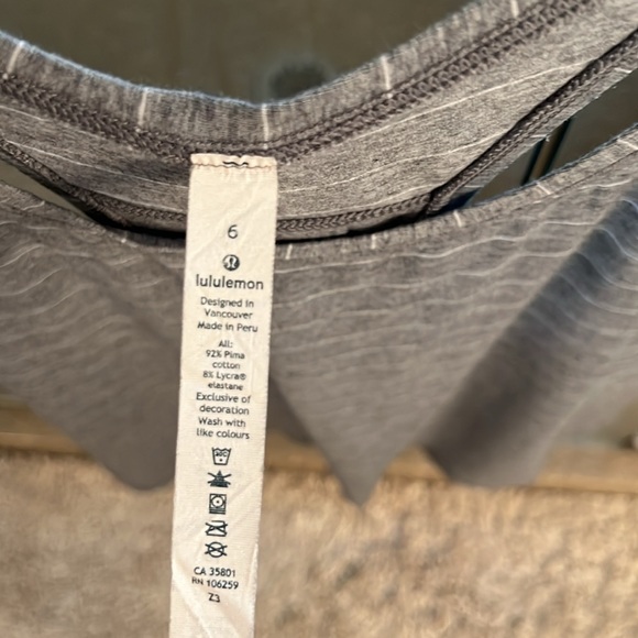 Lululemon tank women’s size 6 - Picture 3 of 3